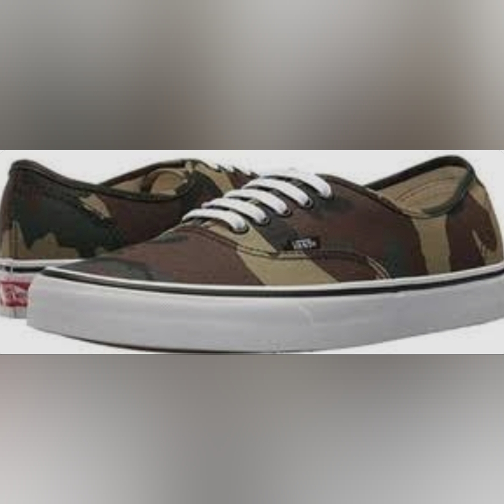 Vans Authentic 'Woodland Camo'  Sneakers Size M8 W9.5 Like New